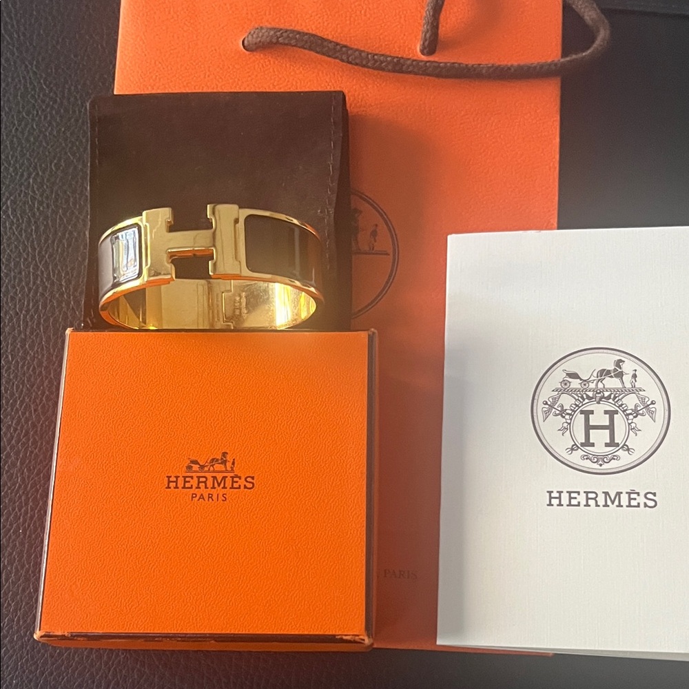 Hermes Clic H Bracelet in Noir